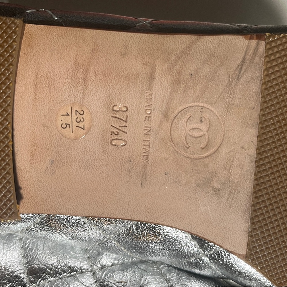 CHANEL Metallic Silver Flats - Picture 7 of 12